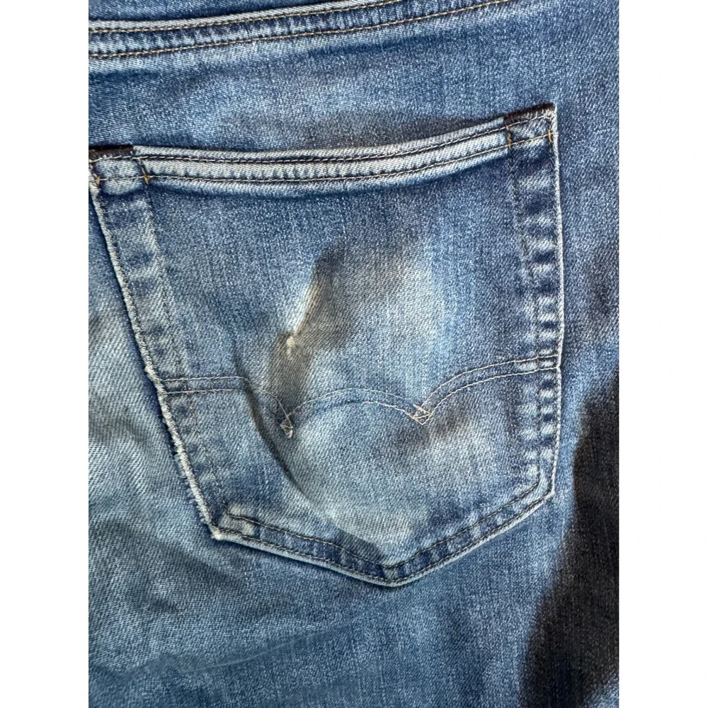 American Eagle Outfitters some wear